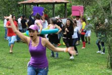 evento empresarial para fin de año adultos y jovenes 